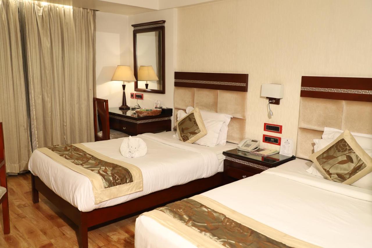 Republic Hotel Patna  Luaran gambar