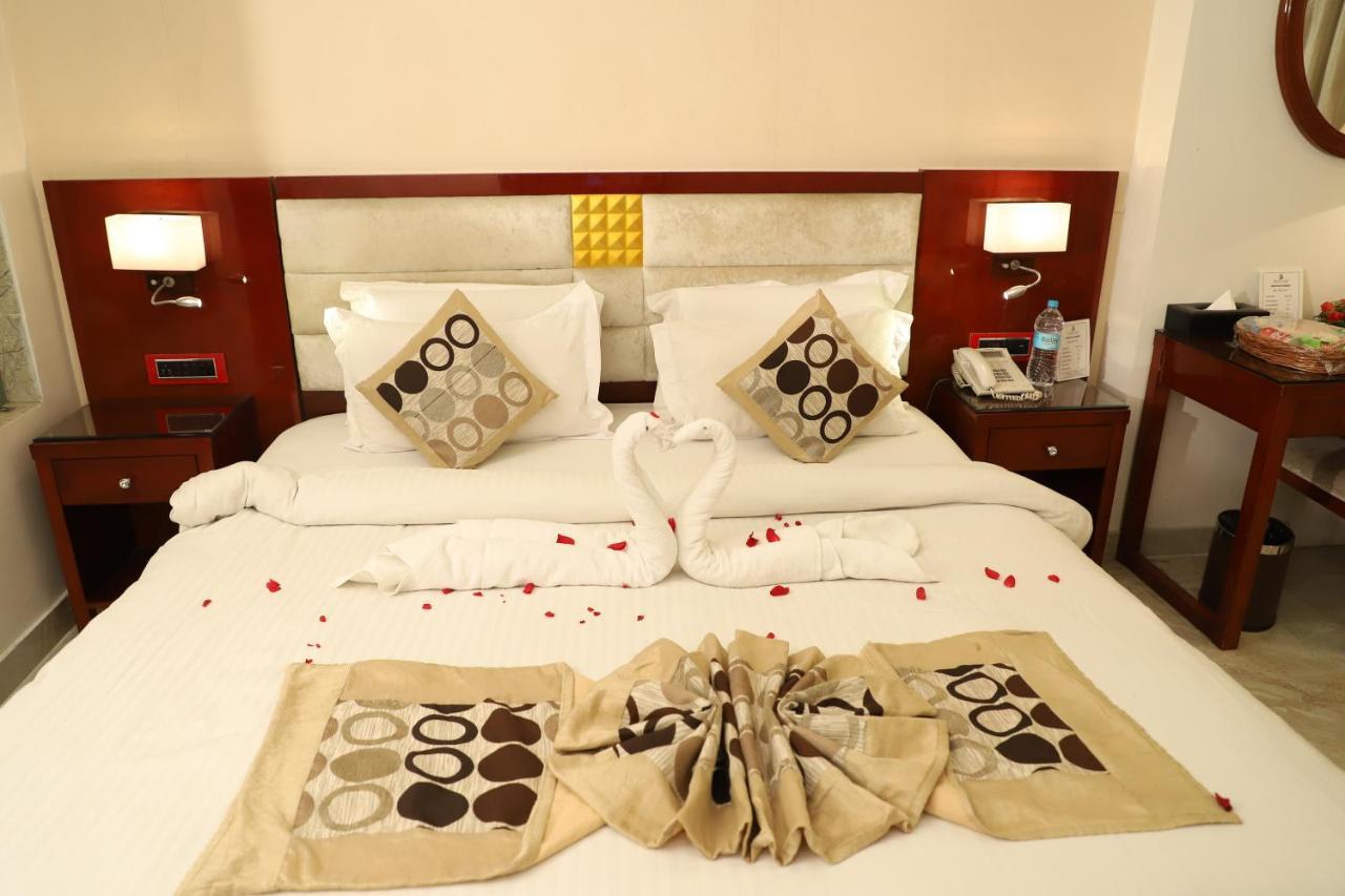 Republic Hotel Patna  Luaran gambar