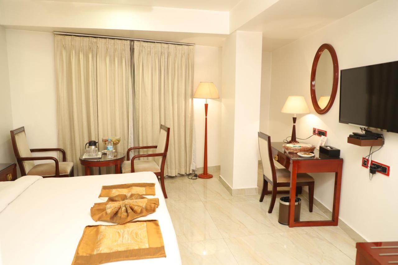 Republic Hotel Patna  Luaran gambar