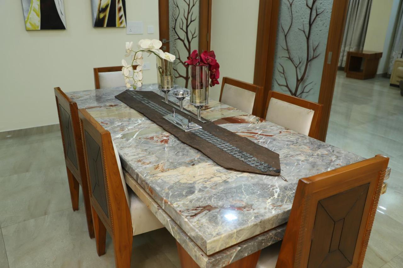 Republic Hotel Patna  Luaran gambar
