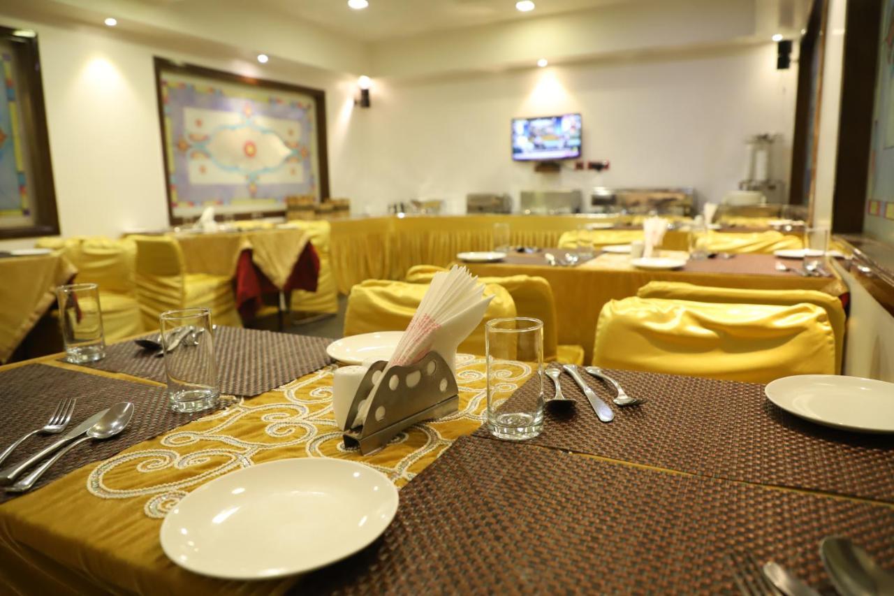 Republic Hotel Patna  Luaran gambar
