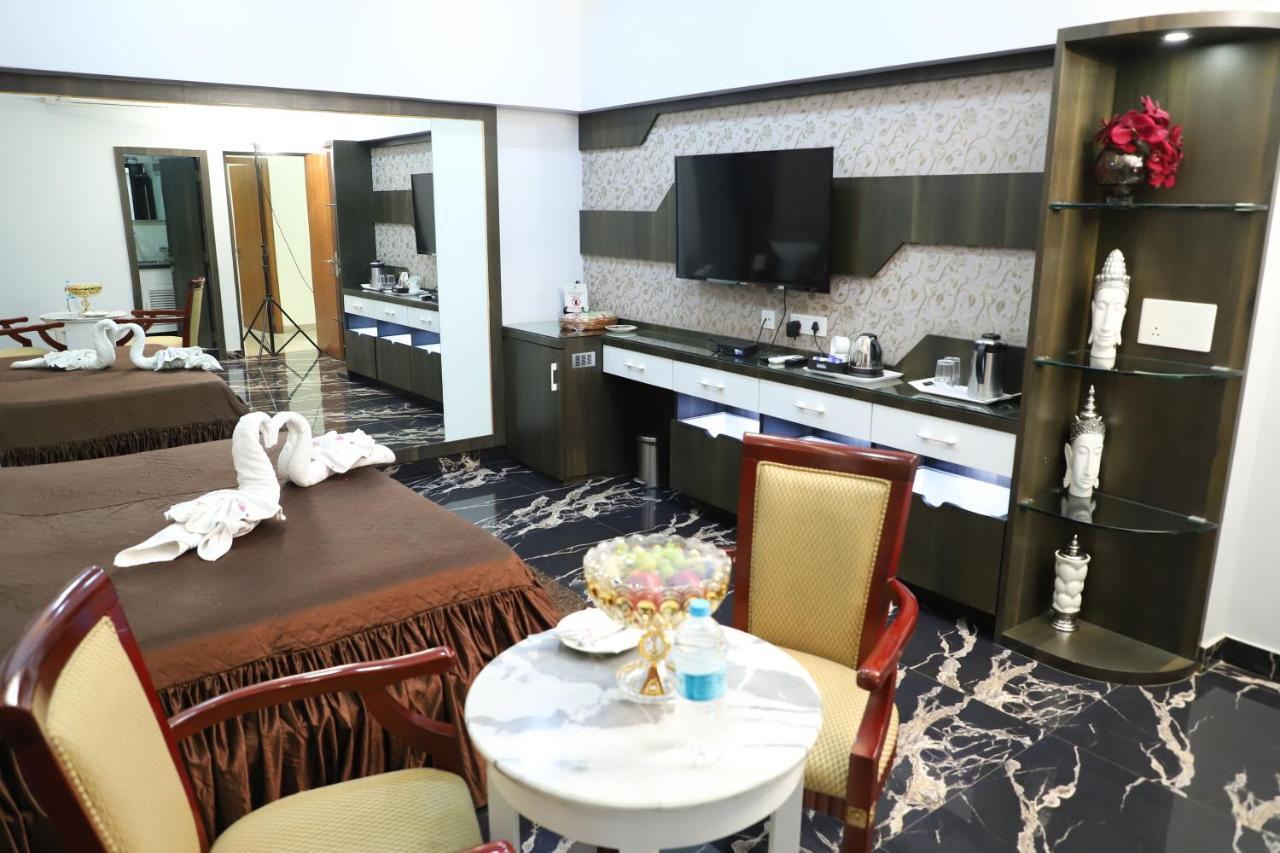 Republic Hotel Patna  Luaran gambar
