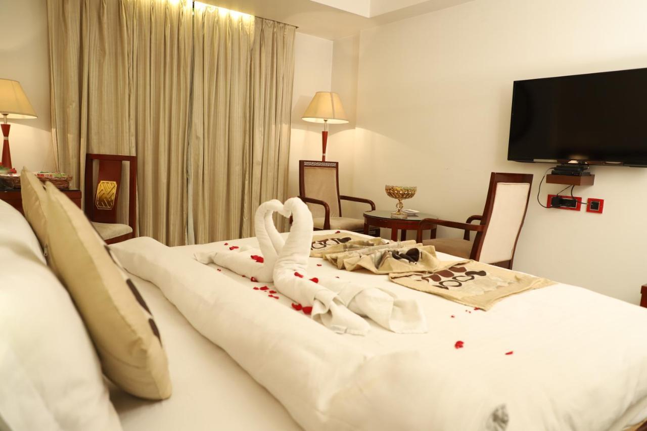 Republic Hotel Patna  Luaran gambar