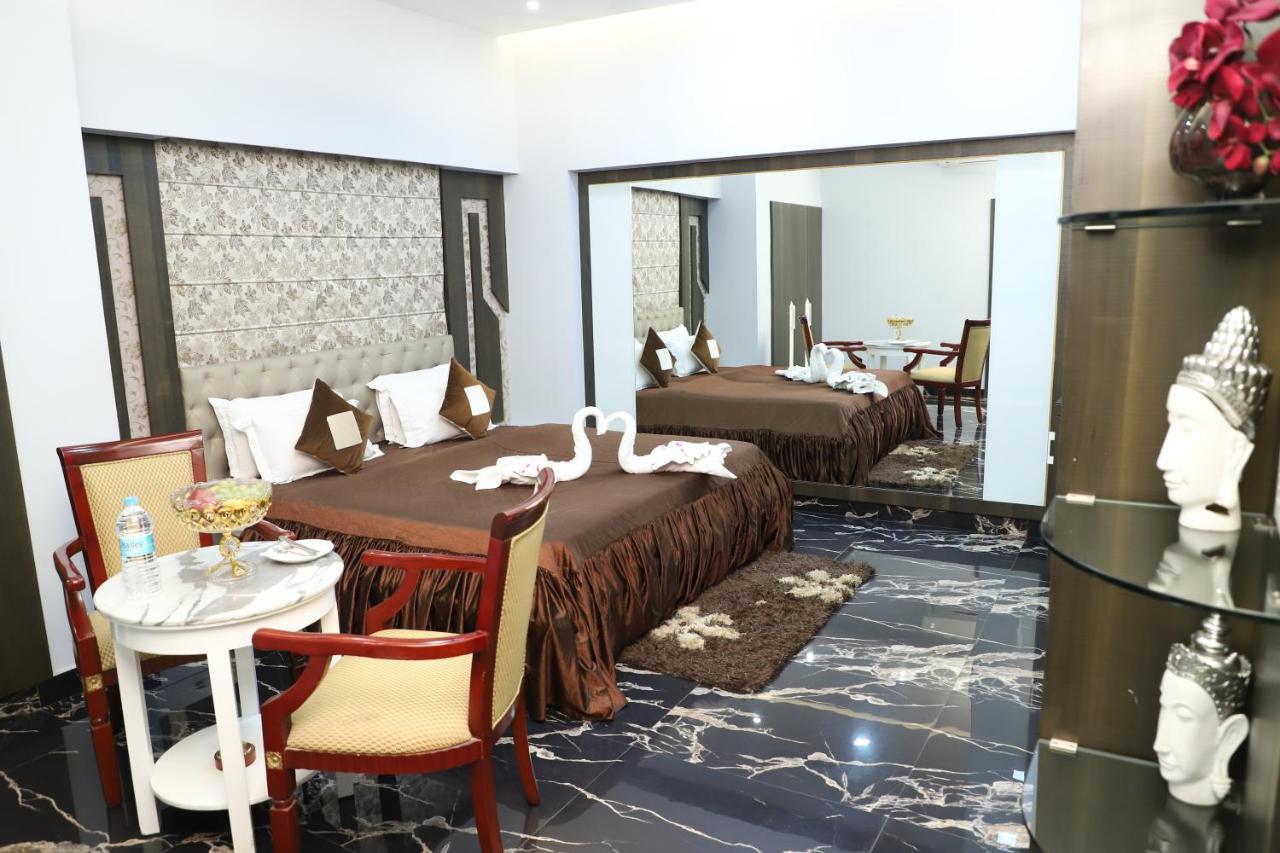 Republic Hotel Patna  Luaran gambar