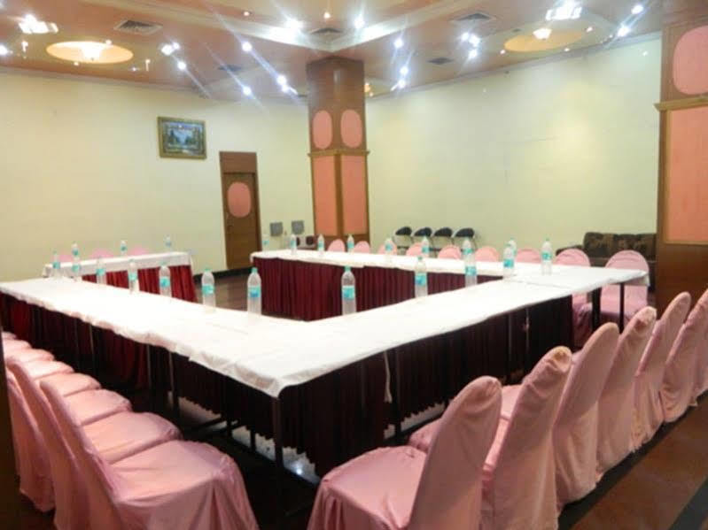 Republic Hotel Patna  Luaran gambar