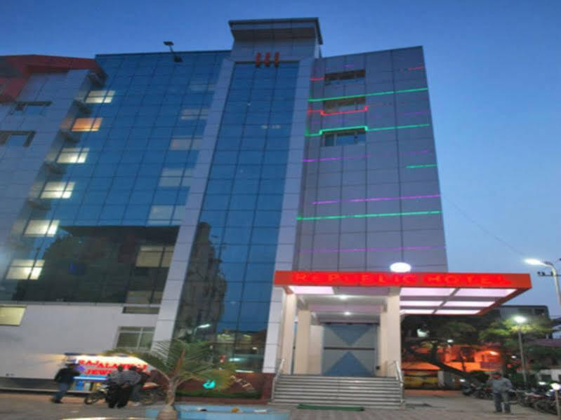 Republic Hotel Patna  Luaran gambar